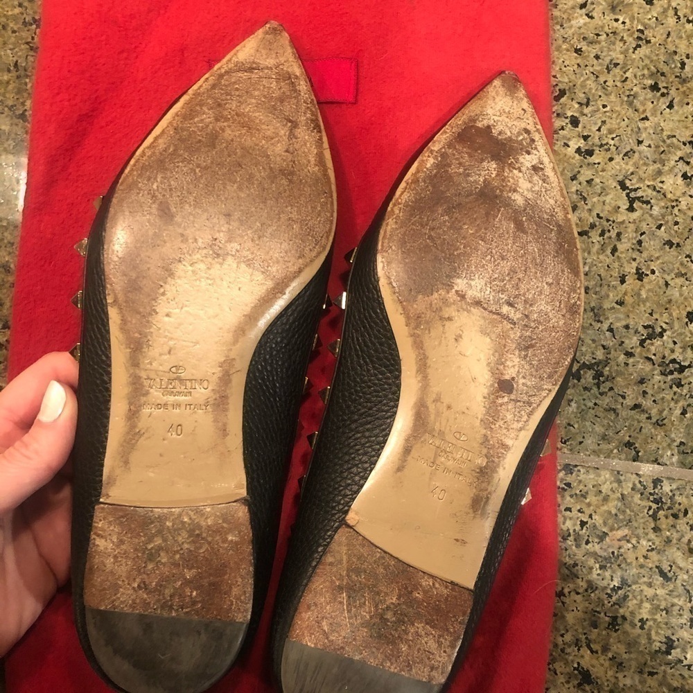 Valentino Black w/ Gold Rockstud Leather Flat - Picture 5 of 8